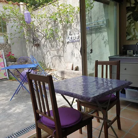 Pause Couleur Lavandula Apartment