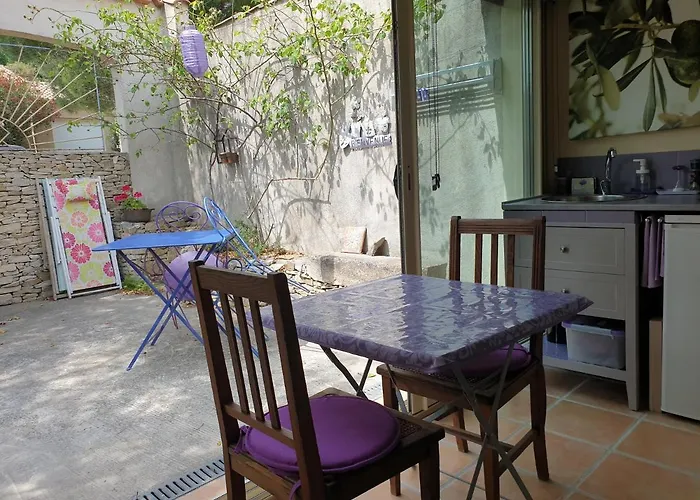 Pause Couleur Lavandula Apartment